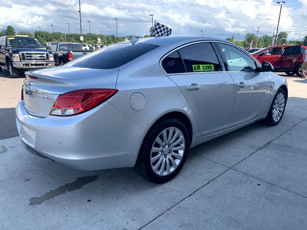 2011 Buick Regal 4dr Sdn CXL RL1 (Oshawa) - cars & trucks - by... for sale in Chesaning, MI – photo 4