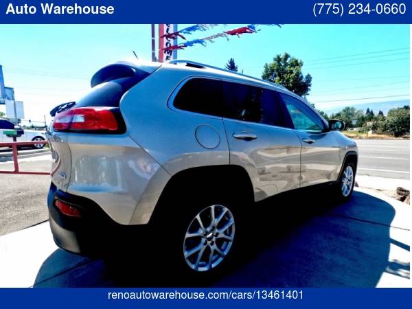 2014 Jeep Cherokee FWD 4dr Latitude - cars & trucks - by dealer -... for sale in Reno, NV – photo 9