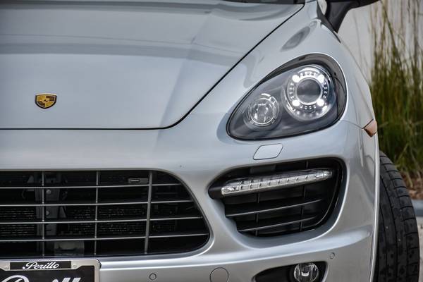 2013 Porsche Cayenne GTS hatchback Classic Silver Metallic for sale in Downers Grove, IL – photo 10
