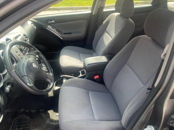 2006 Toyota Matrix XR - - by dealer - vehicle for sale in Pewaukee, WI – photo 9