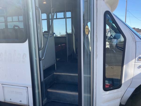 2008 Ford E450 E-350 Super Duty - - by dealer for sale in Salina, KS – photo 12
