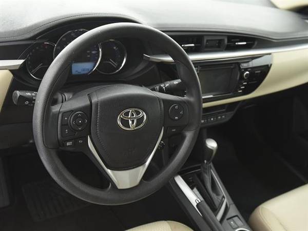 2016 Toyota Corolla LE Sedan 4D sedan White - FINANCE ONLINE for sale in Memphis, TN – photo 2