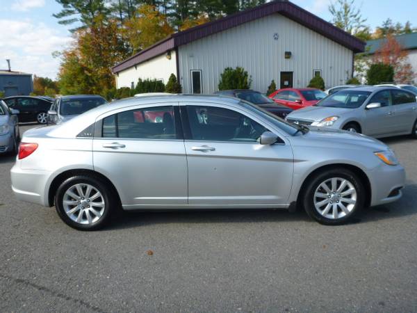 2011 CHRYSLER 200 SEDAN VERY CLEAN RUNS AND DRIVES GOOD-130K MILES -... for sale in Milford, ME – photo 6