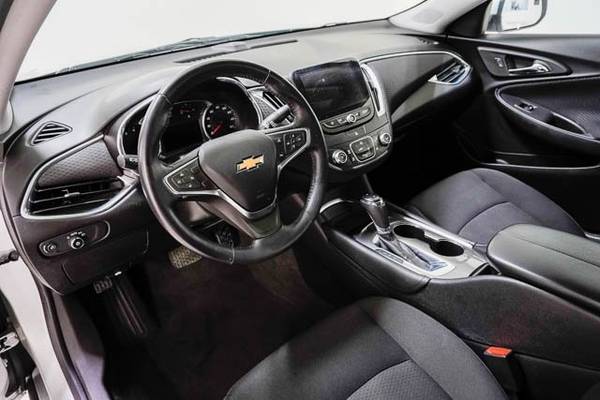 2018 Chevrolet Malibu 4dr Sedan LT w/1LT Silve for sale in Richfield, MN – photo 24