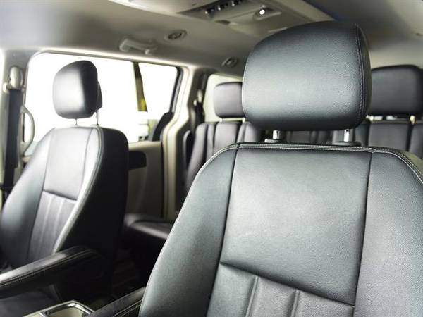 2013 Chrysler Town and Country Touring Minivan 4D mini-van Silver - for sale in Detroit, MI – photo 5