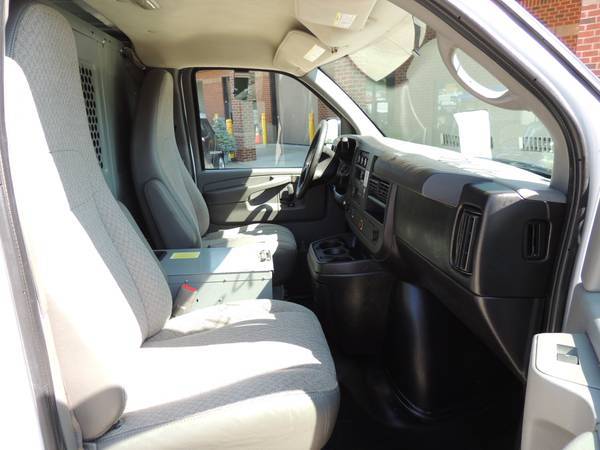 2013 Chevrolet Express 2500 Cargo Work Van! WORK READY CLEAN LIKE NEW! for sale in White House, AR – photo 13