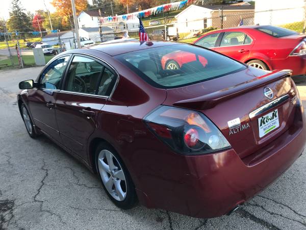 2007 Nissan Altima Fully Loaded RUNS GREAT!! - cars & trucks - by... for sale in Clinton, IA – photo 7