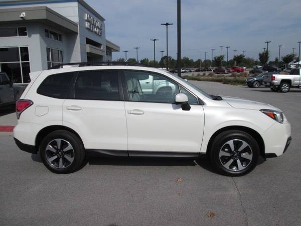 2018 Subaru Forester 2.5i Premium suv Crystal White Pearl for sale in Fayetteville, AR – photo 7