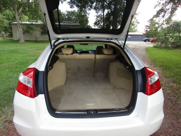 2012 *Honda* *Crosstour* *fully loaded with leather car - cars &... for sale in Garden city, GA – photo 3