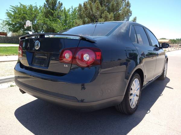 2010 VW JETTA LIMITED - - by dealer - vehicle for sale in Sunland Park, TX – photo 4