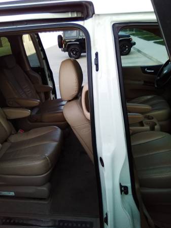 2007 Hyundai Entourage Minivan Leather Interior Fully Loaded - cars for sale in Johnston, IA – photo 7