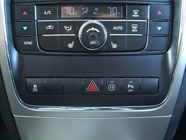 ► 2011 JEEP GRAND CHEROKEE LIMITED - 4WD, V6, NAVI, PANO ROOF, MORE... for sale in East Windsor, NH – photo 16