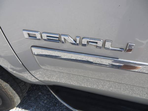 2010 GMC Yukon Denali DENALI - - by dealer - vehicle for sale in Pensacola, FL – photo 16