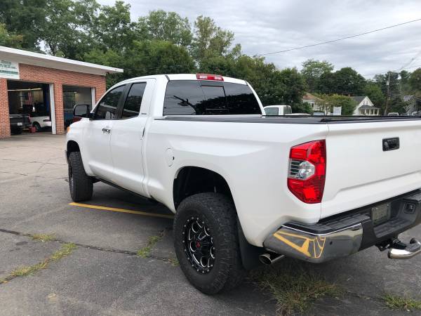 Lifted 2015 Tundra for sale in Norwich, CT – photo 4
