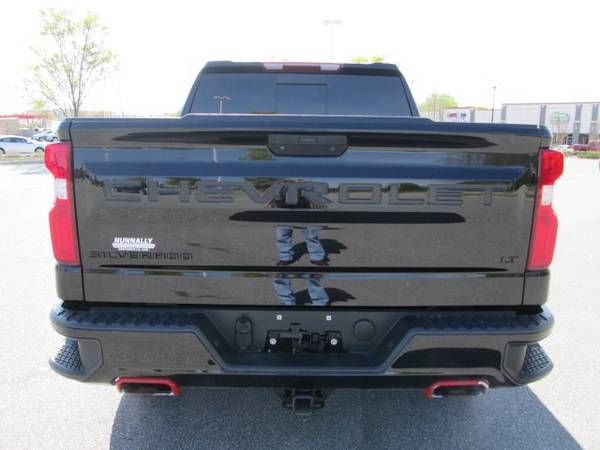 2020 Chevy Chevrolet Silverado 1500 LT Trail Boss pickup Black for sale in Bentonville, AR – photo 4