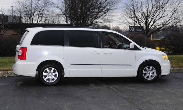 12 Chrysler Town and Country Stow and Go Low Miles Clean Inspected for sale in Philadelphia, PA – photo 4