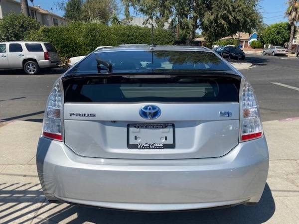 2011 Toyota Prius 5dr HB 5 with (2) 12V pwr outlets - cars & trucks... for sale in North Hollywood, CA – photo 4