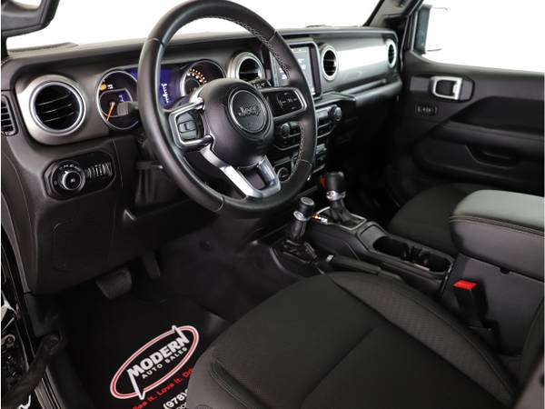 2020 Jeep Wrangler Unlimited Unlimited Sahara - - by for sale in Tyngsboro, MA – photo 5