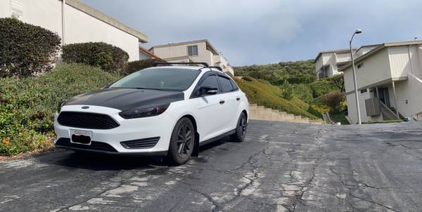 2017 ford focus sedan - cars & trucks - by owner - vehicle... for sale in San Clemente, CA – photo 2