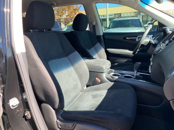 2016 Nissan Pathfinder SV BLACK ON BLACK!!! THIRD ROW SEATING!!! for sale in Matthews, NC – photo 15