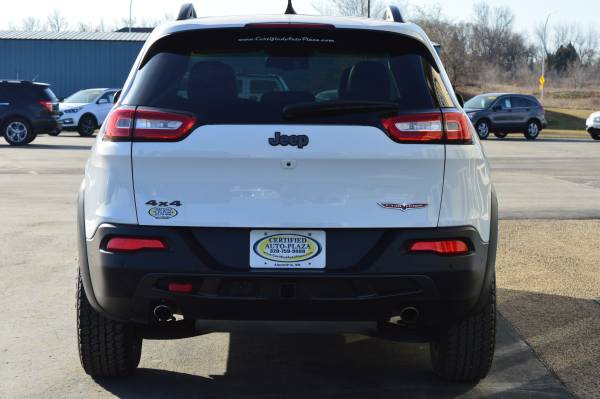 2016 Jeep Cherokee Trailhawk 4×4 - cars & trucks - by dealer -... for sale in Alexandria, MN – photo 12