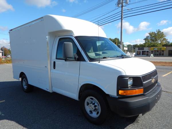 13 Chevrolet Express 3500 Single Rear Wheel 10ft Box Cube Service Van for sale in West Boylston, MA – photo 15