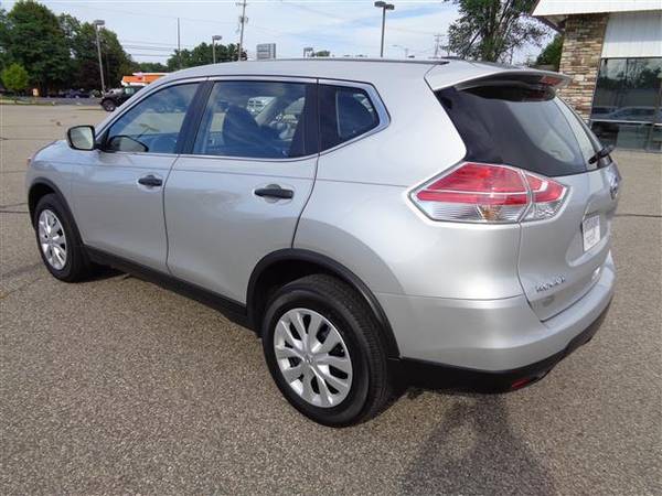 2016 Nissan Rogue S AWD SUV 2.5L 4 cyl with 28483 miles for sale in Wautoma, WI – photo 3