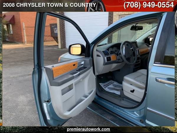 2008 CHRYSLER TOWN & COUNTRY LIMITED - - by dealer for sale in Alsip, IL – photo 17