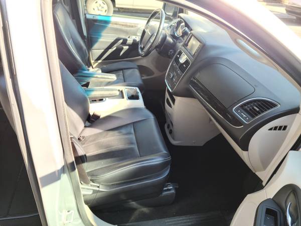 2012 Chrysler Town & Country Touring 139k for sale in Brooklyn, NY – photo 12