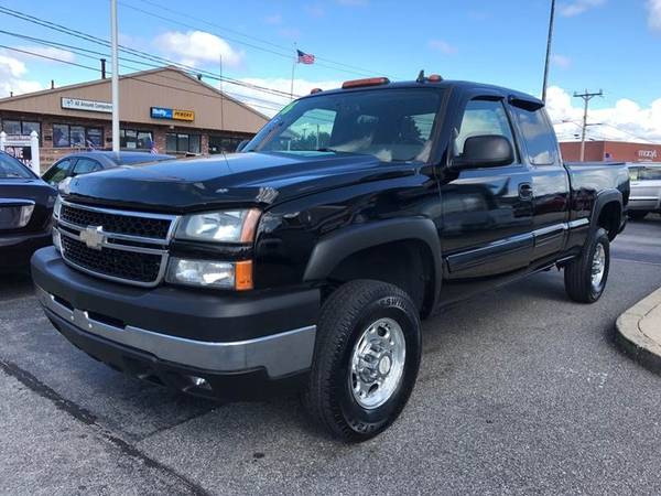2006 Chevrolet Silverado 2500HD LT1 4dr Extended Cab 4WD SB... for sale in Hyannis, MA – photo 3