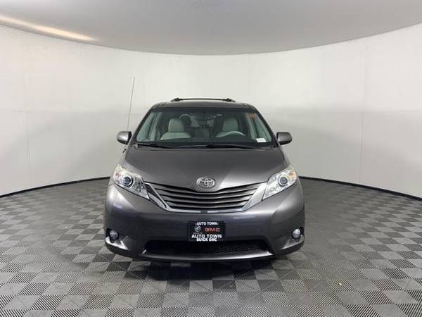 2011 Toyota Sienna XLE Stop In Save ! - - by dealer for sale in Gladstone, OR – photo 2