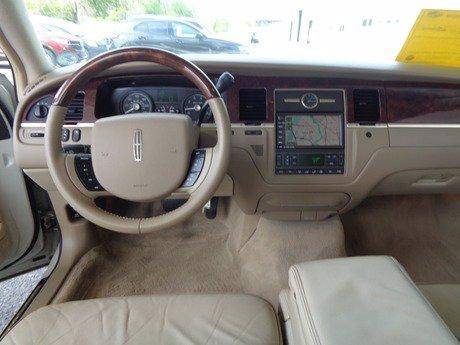 2006 Lincoln Town Car Designer Series - - by dealer for sale in Rockville, District Of Columbia – photo 19