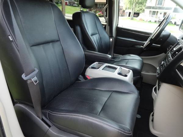 2011 Chrysler Town and Country, Touring Edition, - cars & trucks -... for sale in Mogadore, OH – photo 10