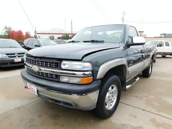 2000 Chevrolet Silverado 1500 LS - - by dealer for sale in Des Moines, IA – photo 10