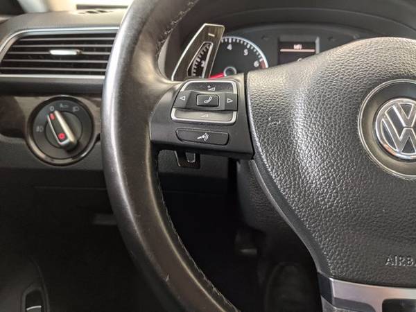 2014 Volkswagen Passat SEL Premium SKU: EC055415 Sedan - cars & for sale in Libertyville, IL – photo 17