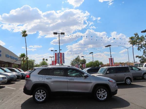2017 Jeep Cherokee Latitude/CLEAN 1-OWNER CARFAX/LOW MILES! for sale in Tucson, AZ – photo 5