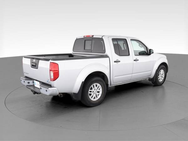 2018 Nissan Frontier Crew Cab SV Pickup 4D 5 ft pickup Silver for sale in South Bend, IN – photo 11