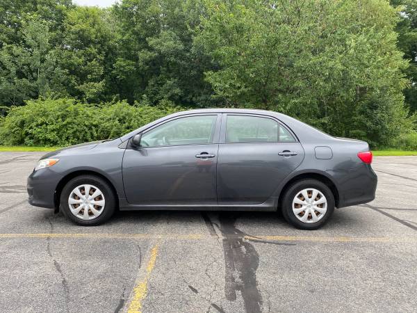 2010 TOYOTA COROLLA // 5 SPEED // SUPER SALE PRICE!! - cars & trucks... for sale in East Derry, NH – photo 3