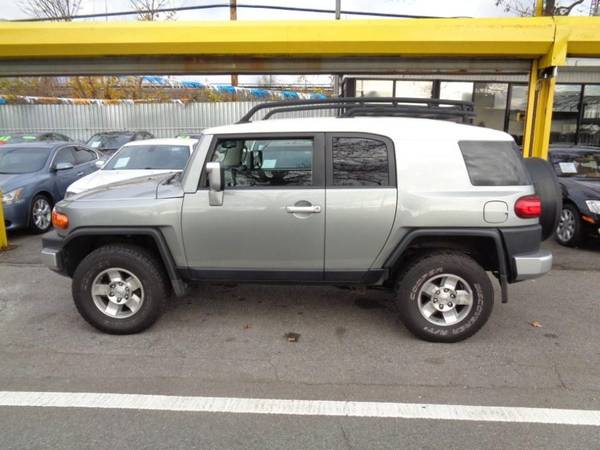 2010 Toyota FJ Cruiser 4WD 4dr Auto (Natl) EVERYONE DRIVES! NO TURN for sale in Elmont, NY – photo 2