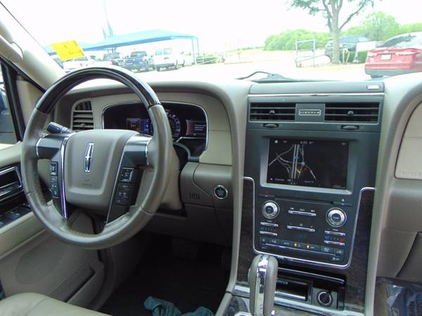 2016 Lincoln Navigator Select ( Mileage: 87, 422! for sale in Devine, TX – photo 19