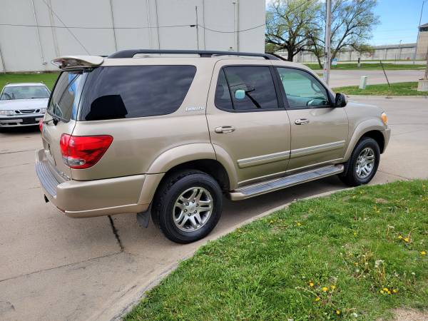 2005 Toyota Sequoia Limited - - by dealer - vehicle for sale in Lincoln, NE – photo 3