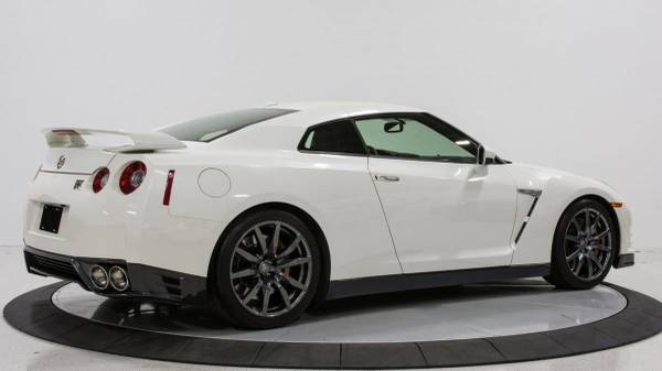 2015 Nissan GT-R Premium - cars & trucks - by dealer - vehicle... for sale in Indianapolis, NY – photo 5