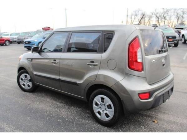 2013 Kia Soul BASE - - by dealer - vehicle automotive for sale in Waterloo, MO – photo 9