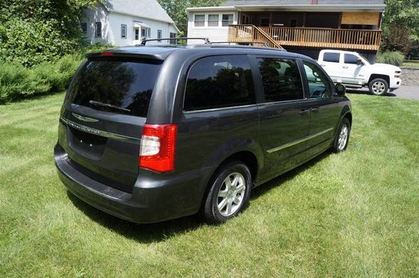 GUARANTEED CREDIT APPROVAL* 2012 Chrysler Town and Country Touring 4d for sale in Highland, NY – photo 5