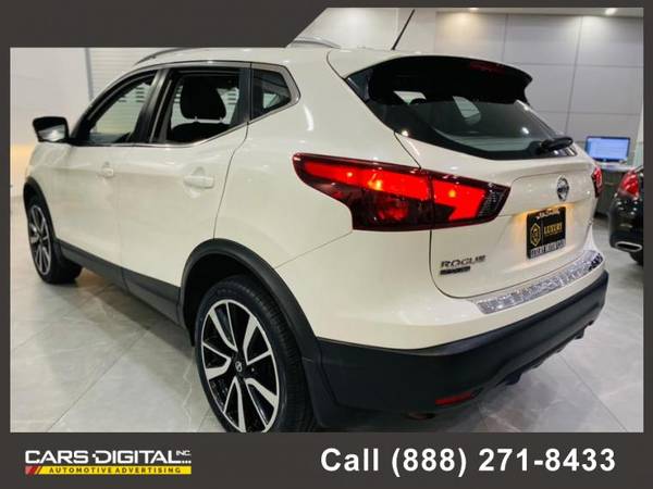 2017 Nissan Rogue Sport AWD SL Hatchback - cars & trucks - by dealer... for sale in Franklin Square, NY – photo 4
