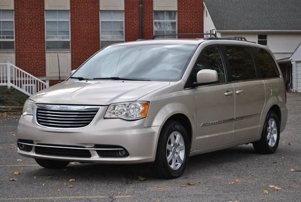 2012 CHRYSLER TOWN & COUNTRY TOURING REAR ENTERTAINMENT STOW N GO... for sale in Flushing, MI