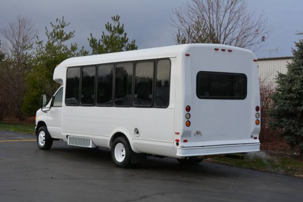 2007 Ford E-450 26 Passenger Shuttle Bus - cars & trucks - by dealer... for sale in Crystal Lake, IL – photo 7