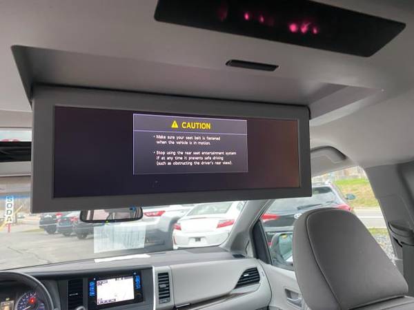 2017 Toyota Sienna XLE Auto Access Seat FWD 7-Passenger (Natl) -... for sale in Scranton, PA – photo 8