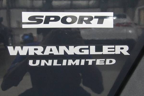 2017 Jeep Wrangler Unlimited Sport suv Black for sale in Benton Harbor, MI – photo 20