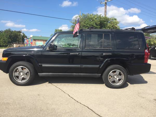2006 JEEP COMMANDER! 3rd ROW SEATS! 4x4...No credit needed!! for sale in Fayetteville, AR